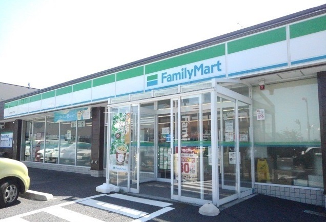 その他　ファミリーマート八戸根城５丁目（その他）まで800m