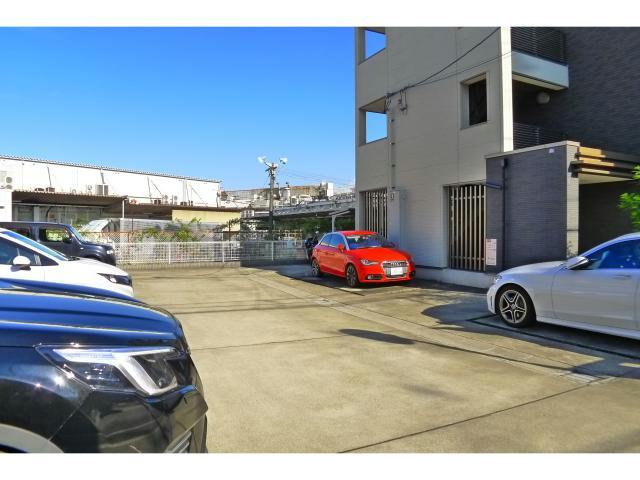 駐車場　駐車場