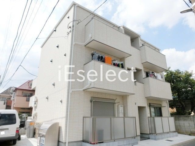 建物外観　2016年3月築の物件です。