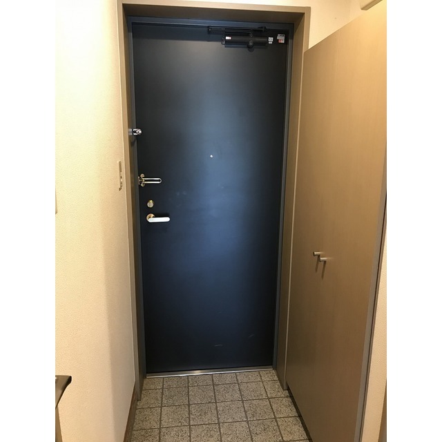 玄関　反転タイプ・別部屋画像
