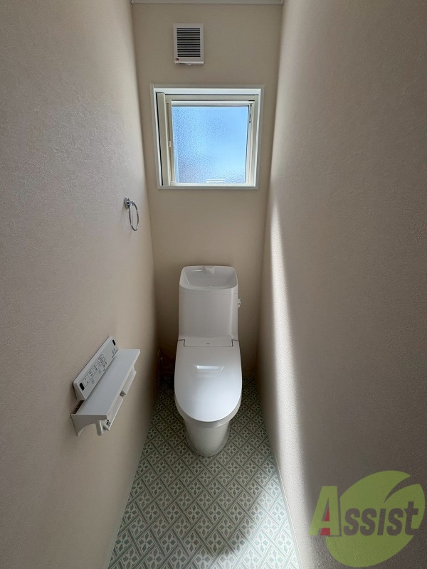 トイレ　こちらはトイレになります。ウォシュレット機能付です。
