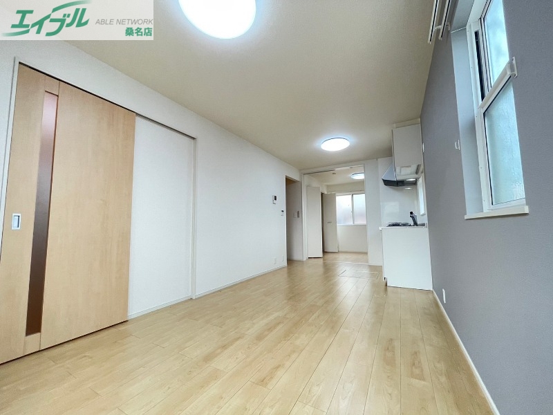 居室・リビング　同物件別部屋の写真