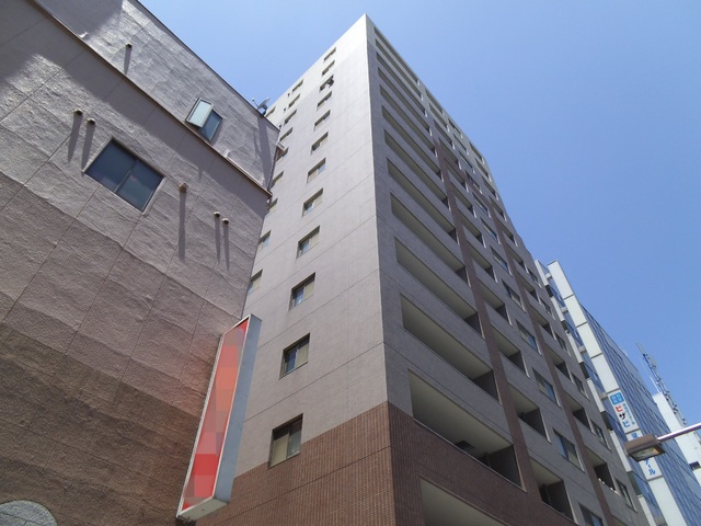 建物外観　交通便・買い物便のよい好立地！