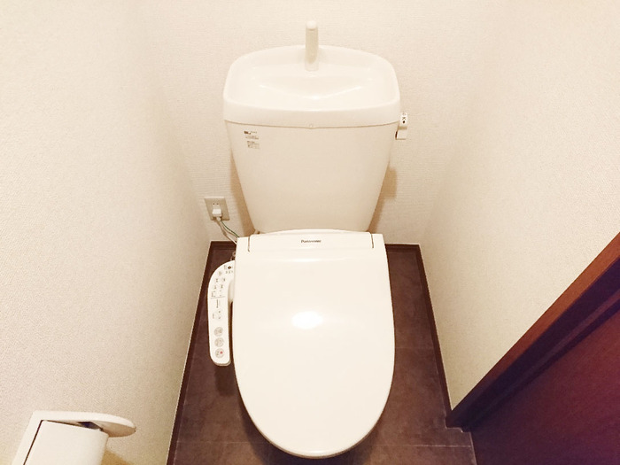 トイレ　※反転タイプの写真です