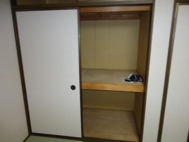 収納　★買い物便利！全室角部屋！都市ガス★