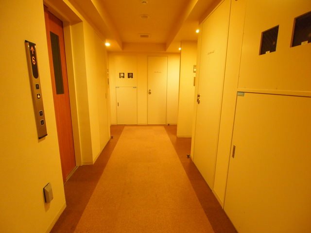 ロビー　エレベーターでらくらく