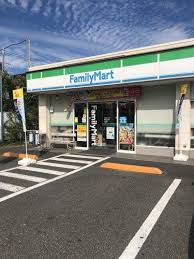コンビニ　ファミリーマート 鹿骨五丁目店（コンビニ）まで339m