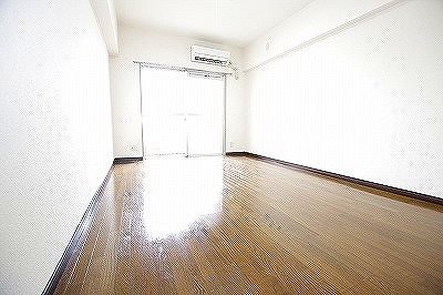 居室・リビング　★洋室8帖★