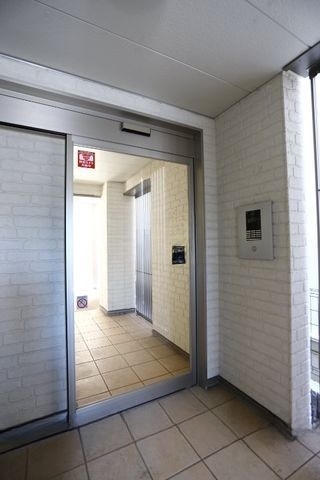 ロビー　オートロック付きです