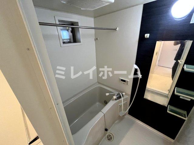 バス・シャワールーム　同建物内、別のお部屋の参考写真になります。