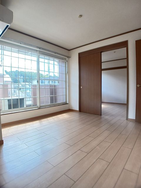 グリーンパークVIの居間写真