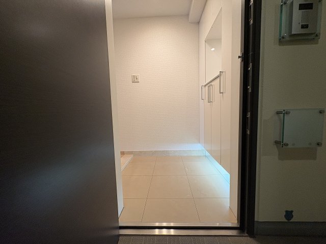 玄関　収納もある玄関です