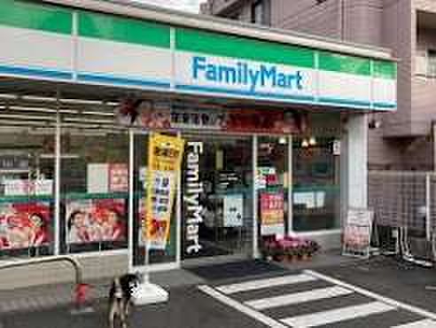 コンビニ　ファミリーマート 三ツ沢上町駅前店（コンビニ）まで950m