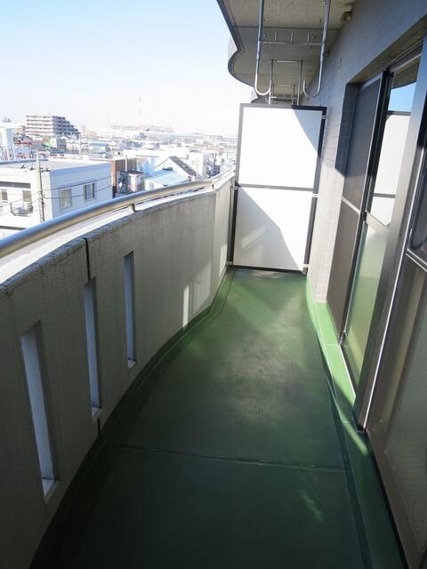 バルコニー　陽当たり良好なバルコニーです