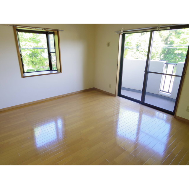 居室・リビング　出窓付き♪