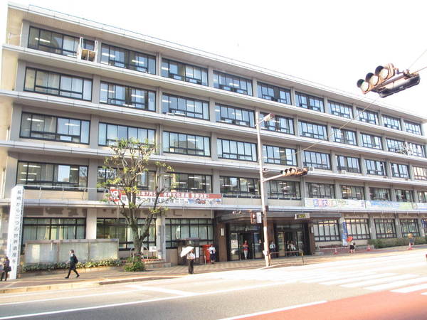 役所　長崎市役所（役所）まで570m