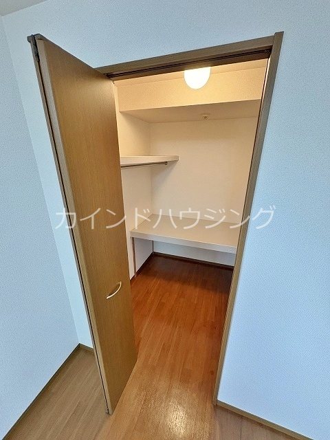 収納　ウォークインクローゼット