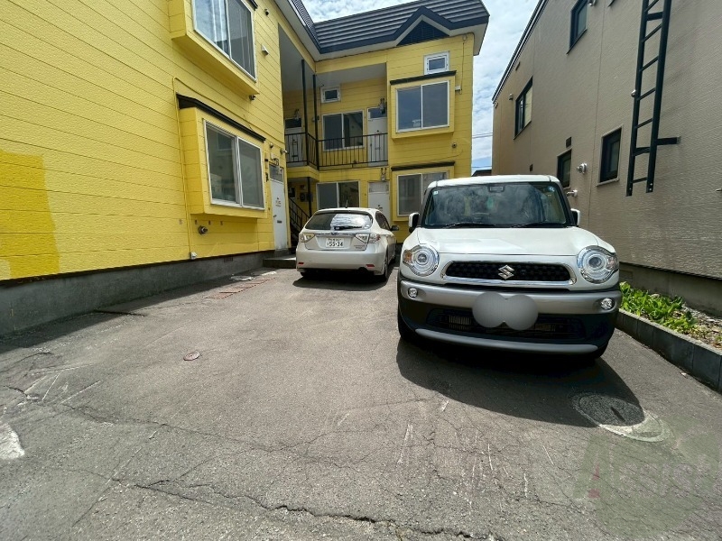 駐車場　駐車場
