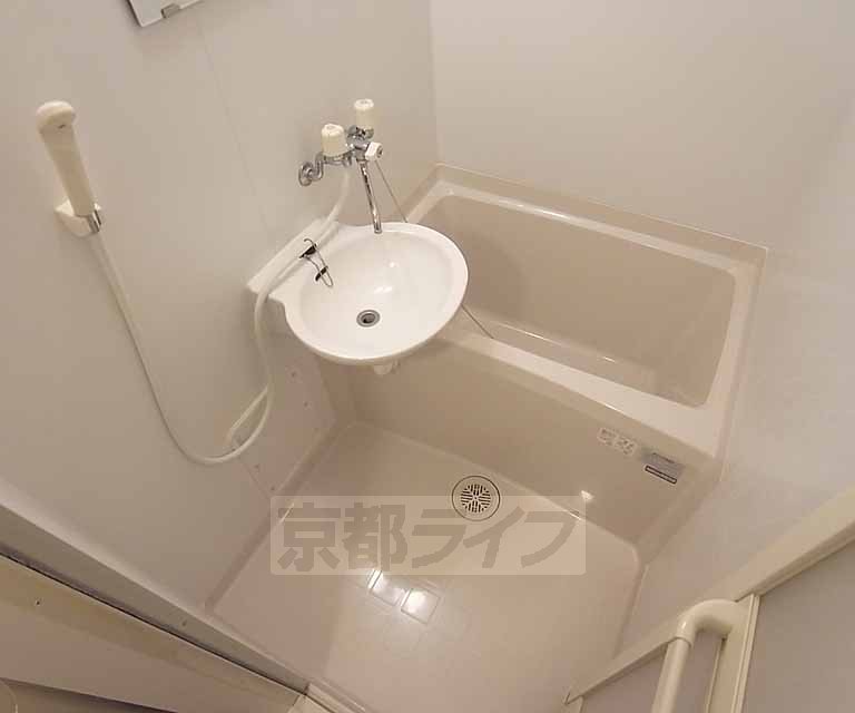 バス・シャワールーム　きれいな浴槽です。