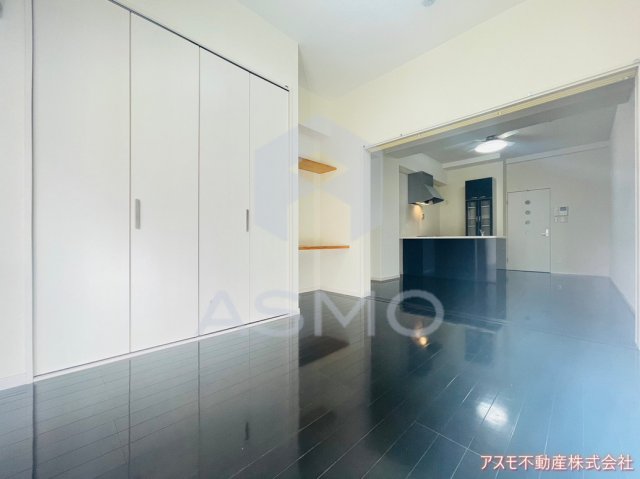 居室・リビング　同マンション別部屋参考写真