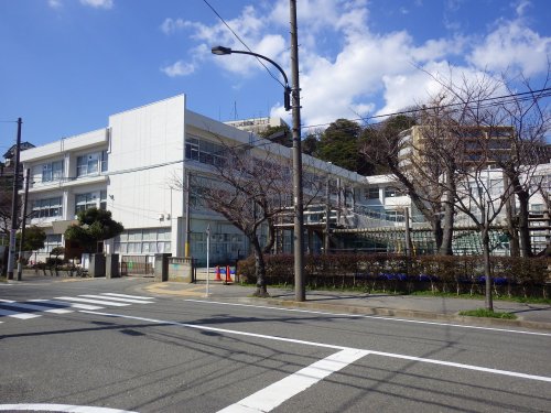 小学校　田戸小学校（小学校）まで463m