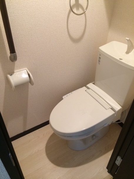その他　温水洗浄便座付き