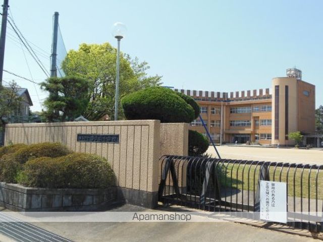 小学校　橿原市立香久山小学校（小学校）まで1631m
