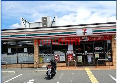 コンビニ　セブンイレブン茨木中穂積2丁目店（コンビニ）まで349m
