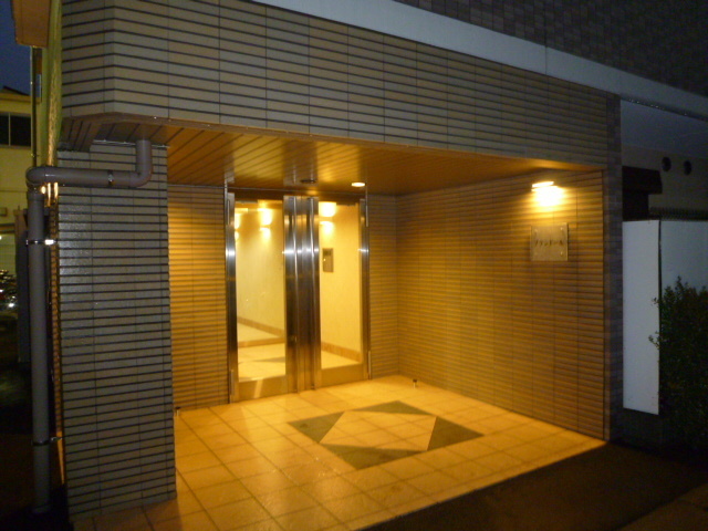 エントランス　エントランスをくぐると我が家です☆