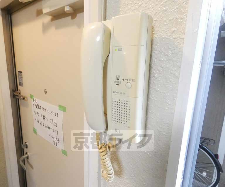 セキュリティ　１０２号室写真です　注）インターホンです