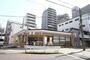 コンビニ　セブンイレブン名古屋新栄2飯田街道店（コンビニ）まで73m