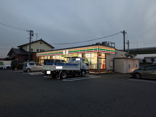 コンビニ　セブンイレブン　小牧下小針天神１丁目店（コンビニ）まで667m
