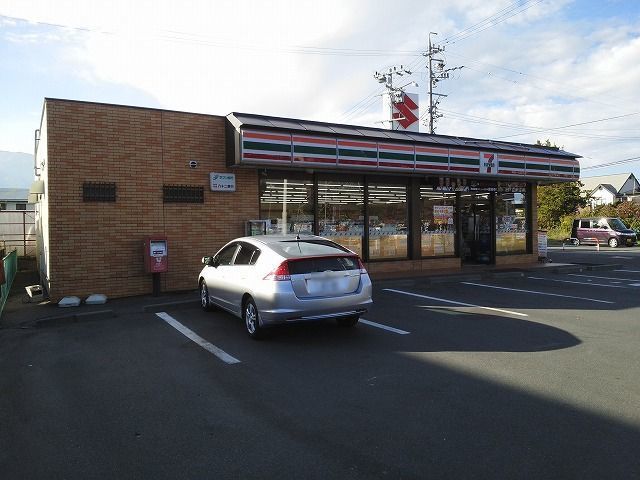 コンビニ　セブンイレブン　箕輪バイパス店（コンビニ）まで640m