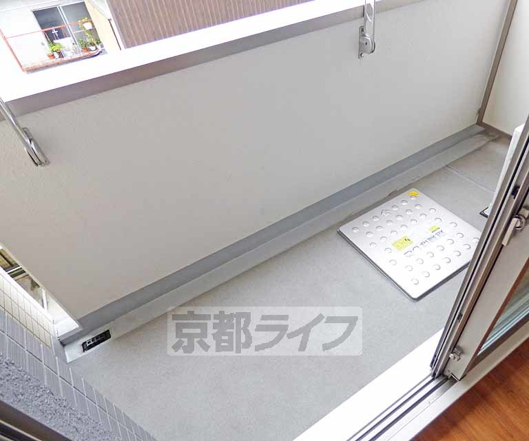 バルコニー　広々としたバルコニーです。