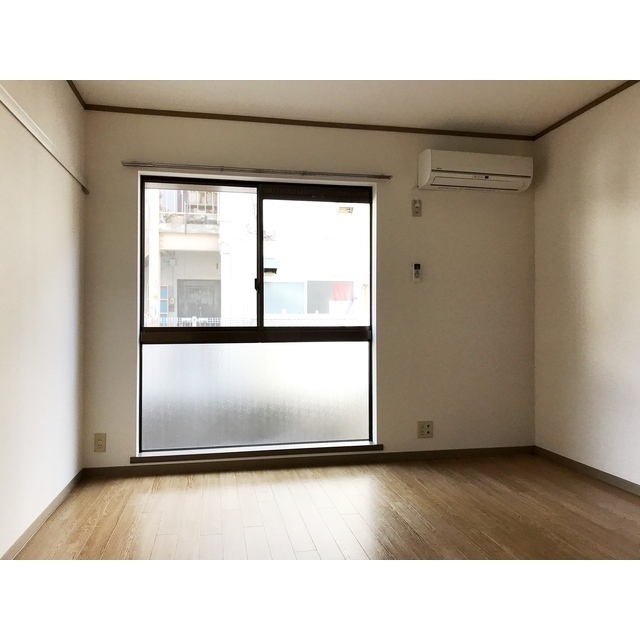 居室・リビング　同タイプ・別部屋画像