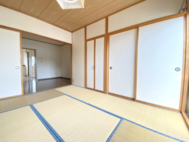 サンハイム条南の居間写真