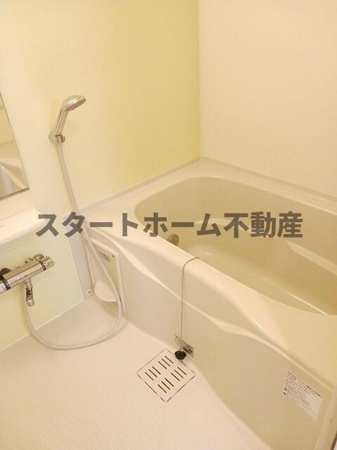 バス・シャワールーム　落ち着いた空間のお風呂です
