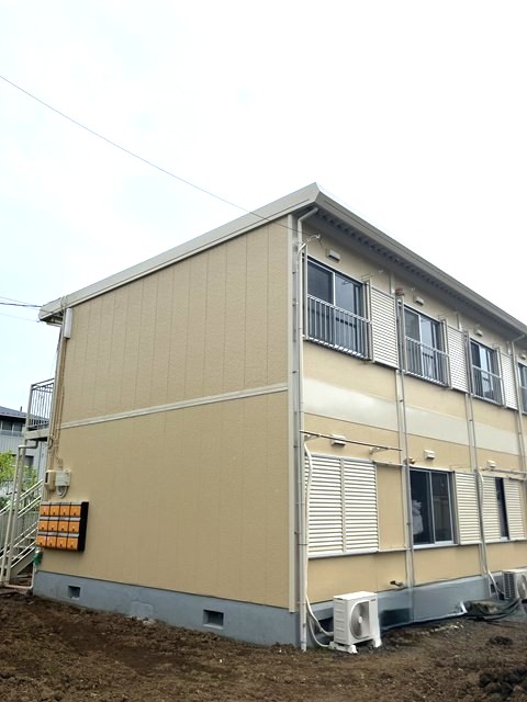 建物外観　小田急線「生田」駅にアクセス可能な最寄りバス停まで徒歩4分！