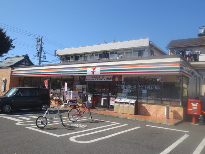 コンビニ　セブン-イレブン 藤沢亀井野北店（コンビニ）まで240m