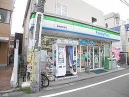 コンビニ　ファミリーマート南新宿駅前店（コンビニ）まで387m