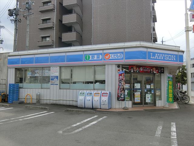 コンビニ　ローソン（コンビニ）まで860m