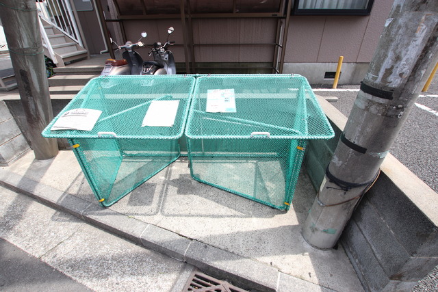 その他　敷地内にゴミ置き場あります