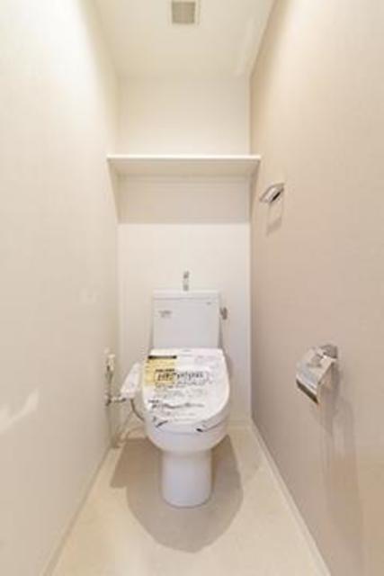 トイレ　※写真は同タイプ住戸です。