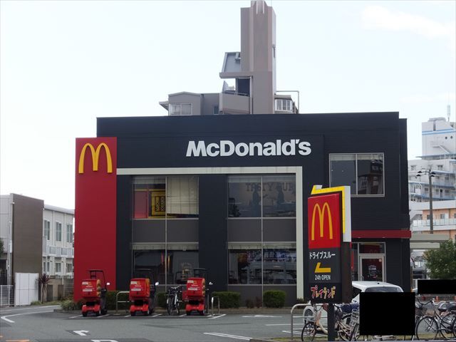 飲食店　マクドナルド 2号線尼崎店（飲食店）まで573m
