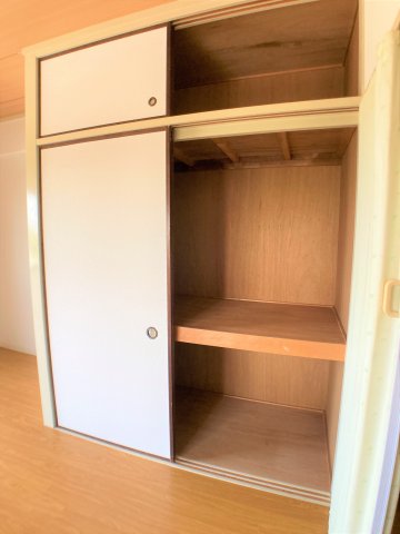 収納　別部屋同一間取りのお写真となります。
