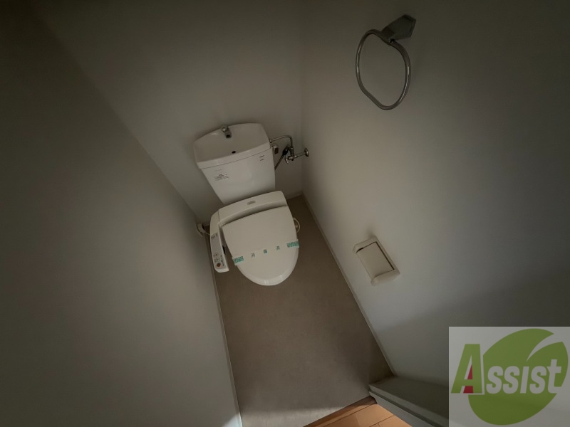 トイレ　トイレです。ウォシュレット付を探している方、おすすめです。