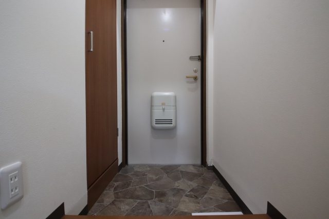 玄関　同建物内別室の参考写真です。※現況優先