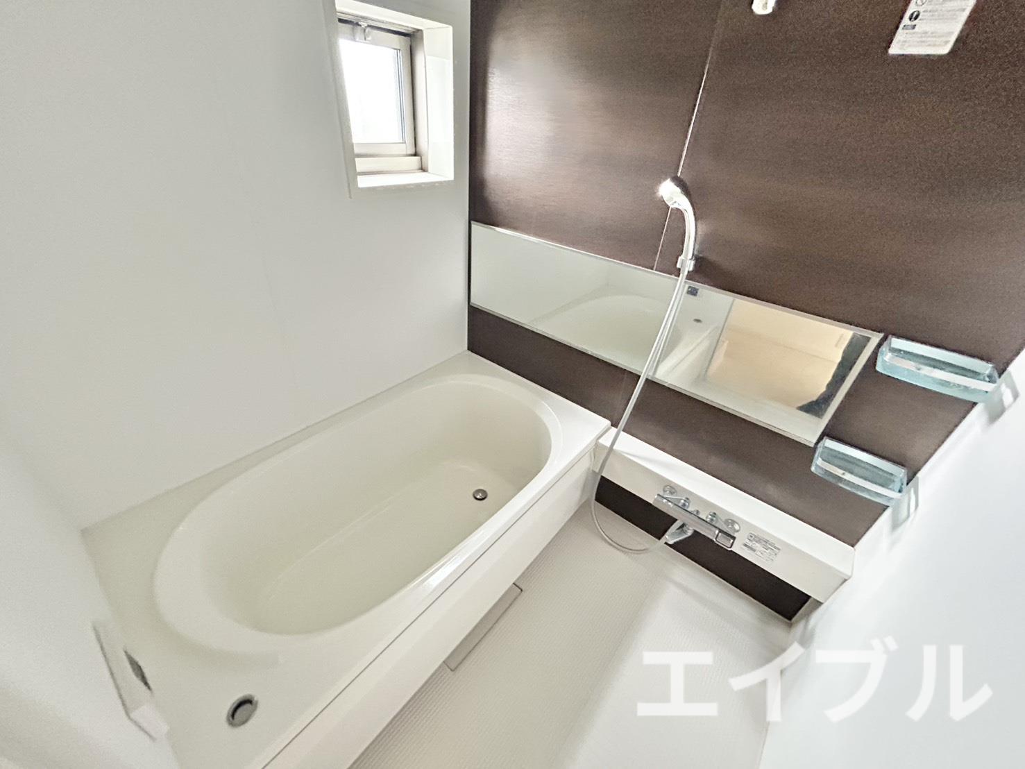 バス・シャワールーム　同型反転