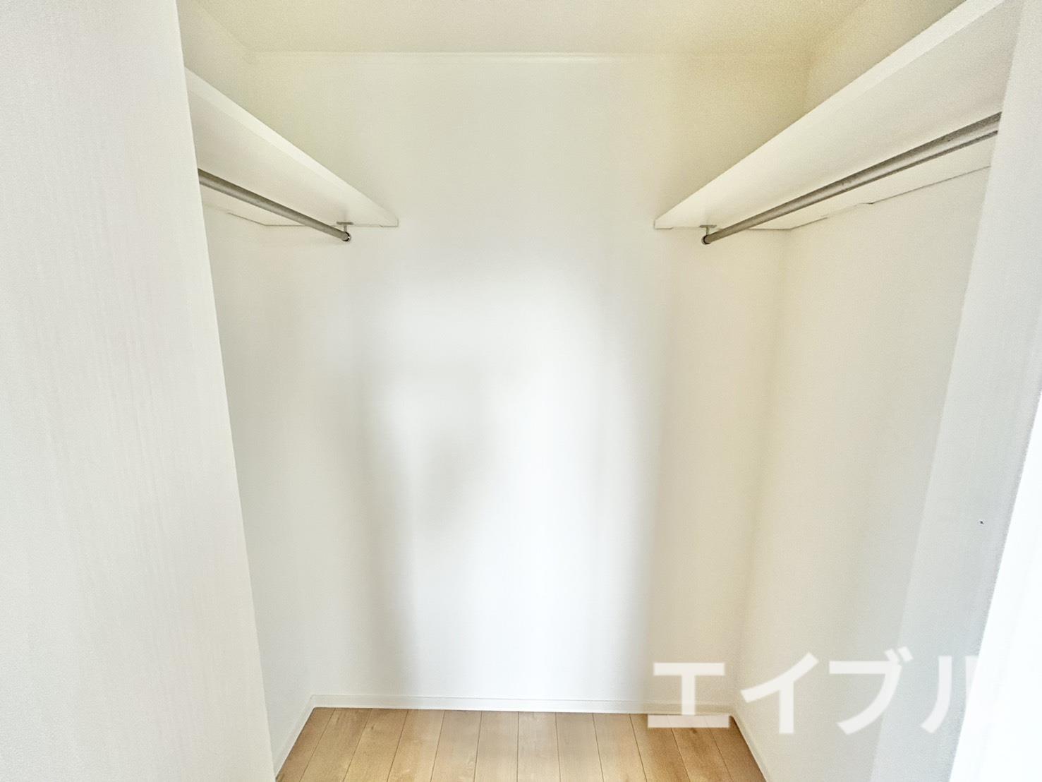 収納　同型反転