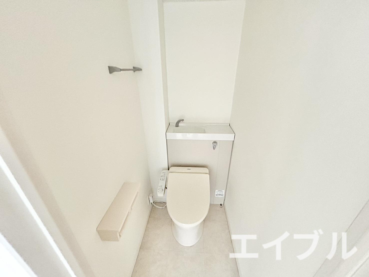 トイレ　同型反転